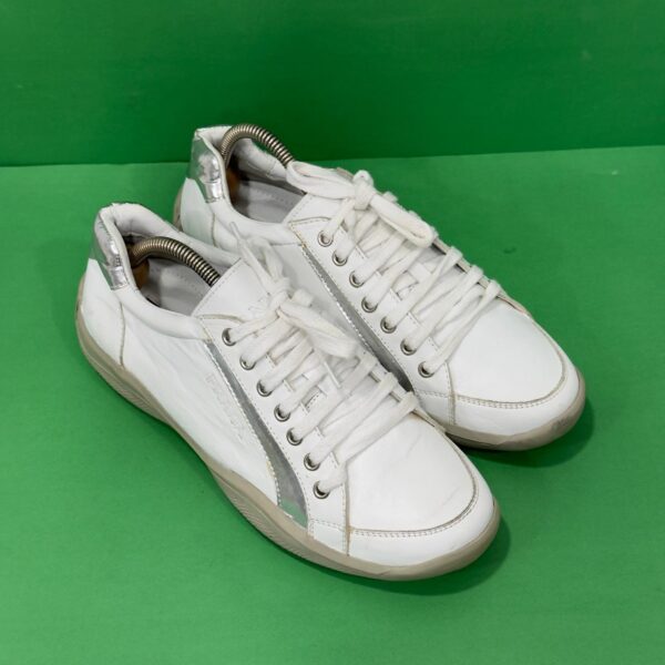 Prada Blanc 41