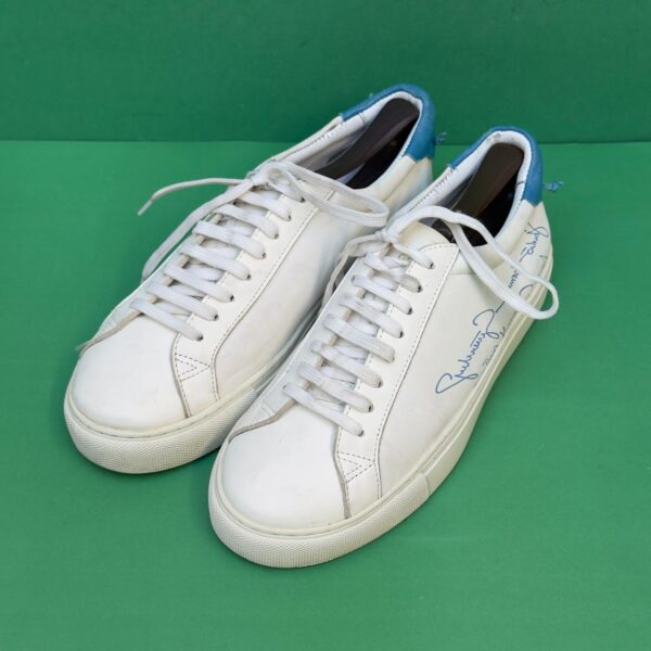 Givenchy "40"