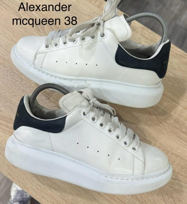 Alexander McQueen "38"