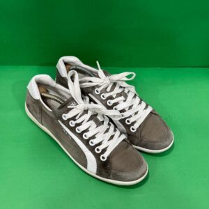 Prada "40"