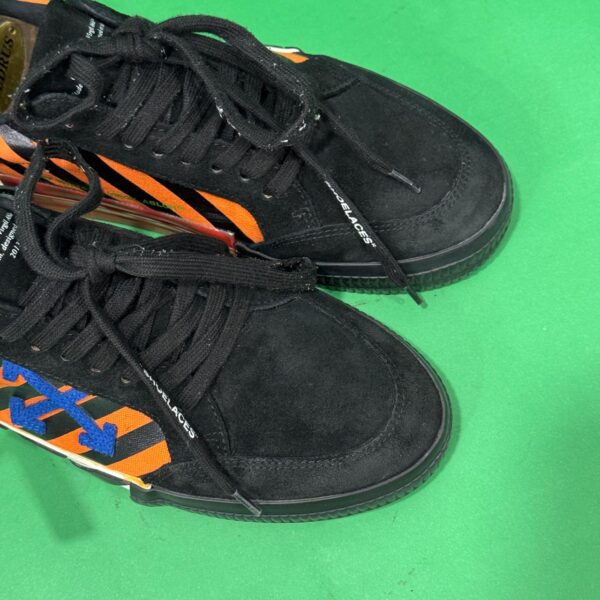 OFF-White "43" – Image 2