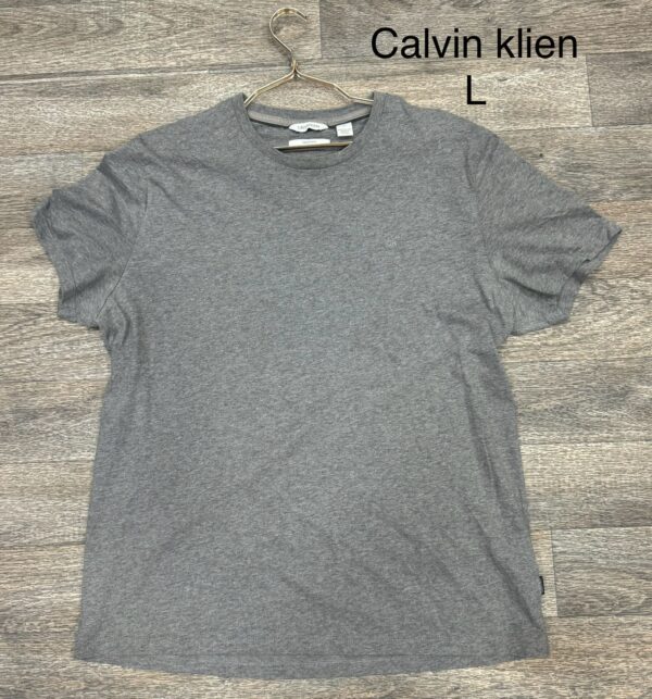 Calvin Klein "L"
