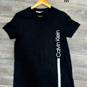 Calvin Klein "M"