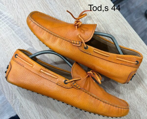 Tod's "44"