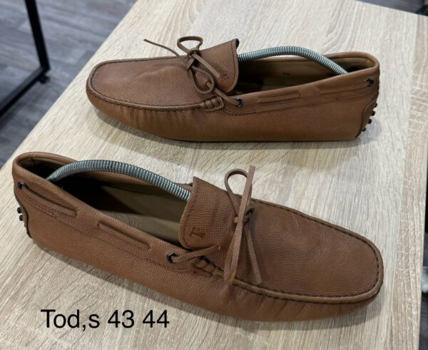 Tod's "43/44"