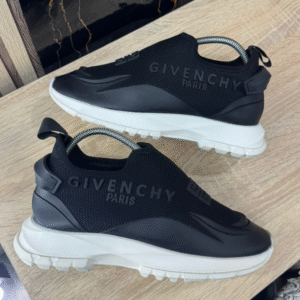 Givenchy paris 39